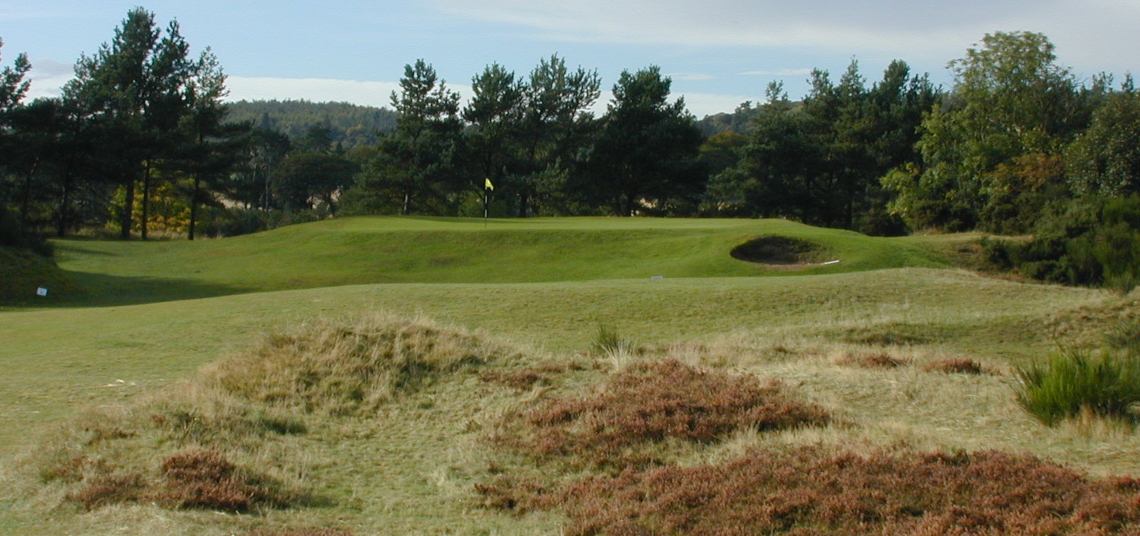 Play Scotscraig golf course near St. Andrews, Scotland